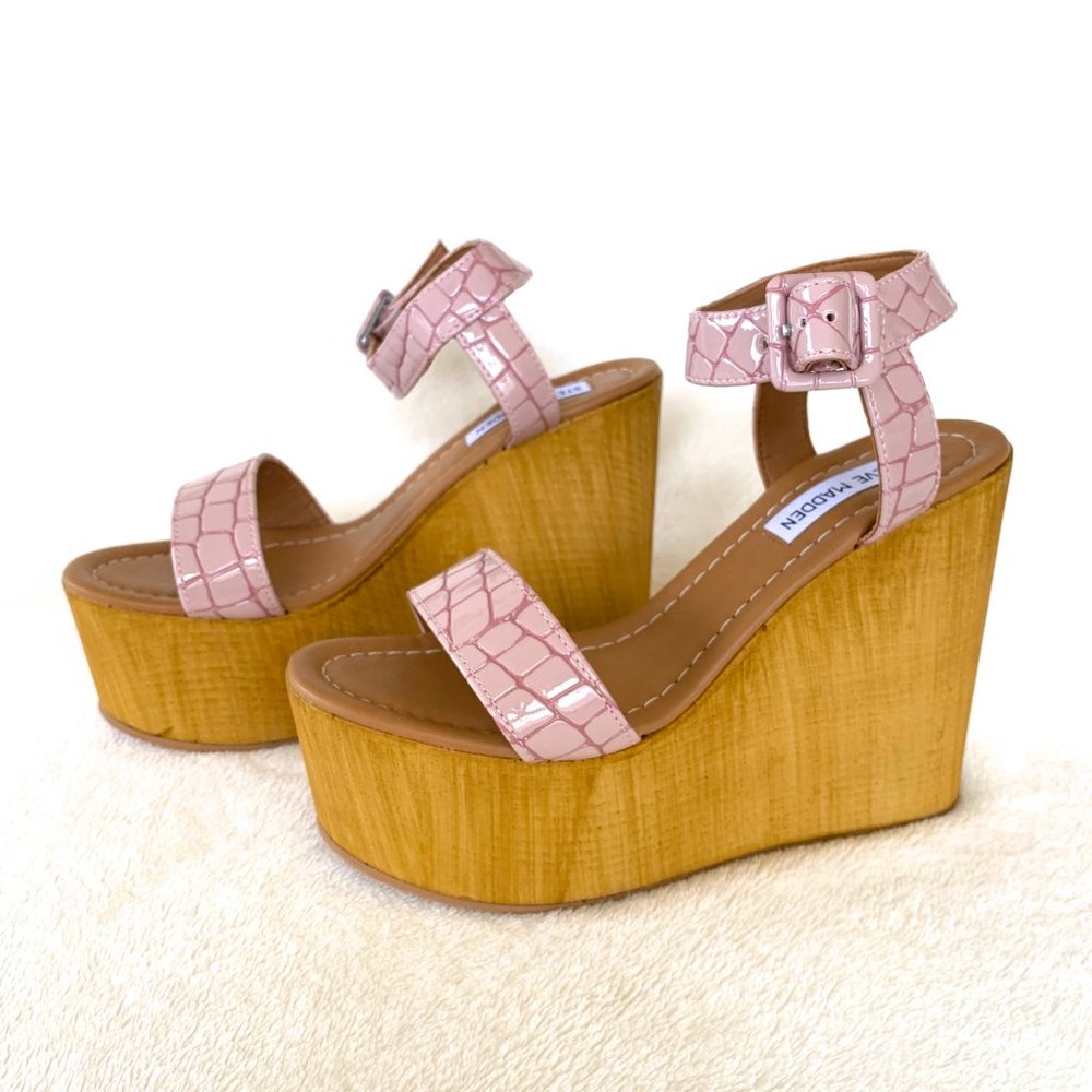 Steve Madden Pink Croc-Embossed Wedges